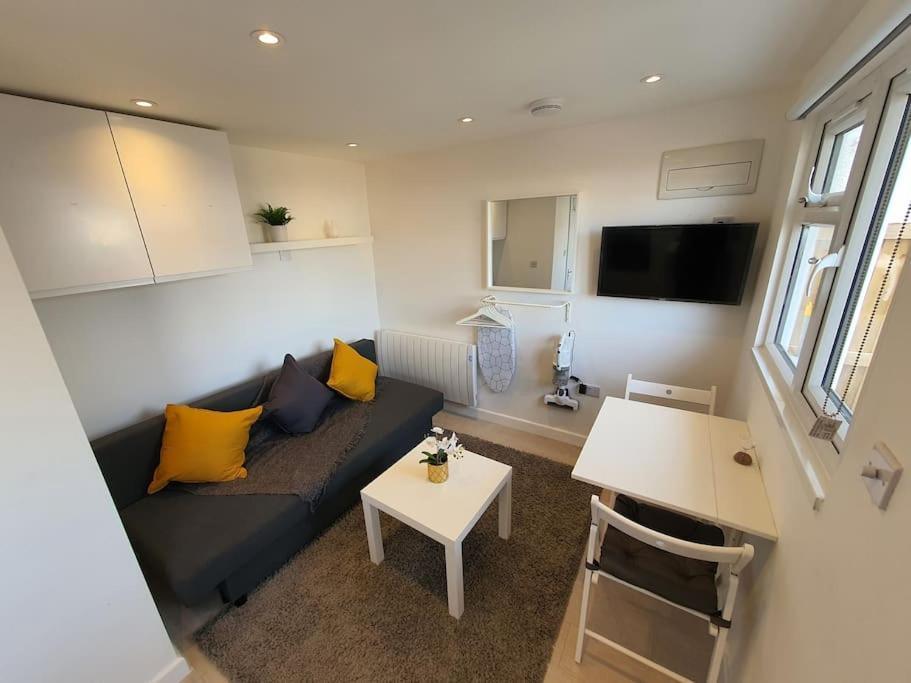 The Tiny Sea Gem Apartment Jaywick Sands ภายนอก รูปภาพ