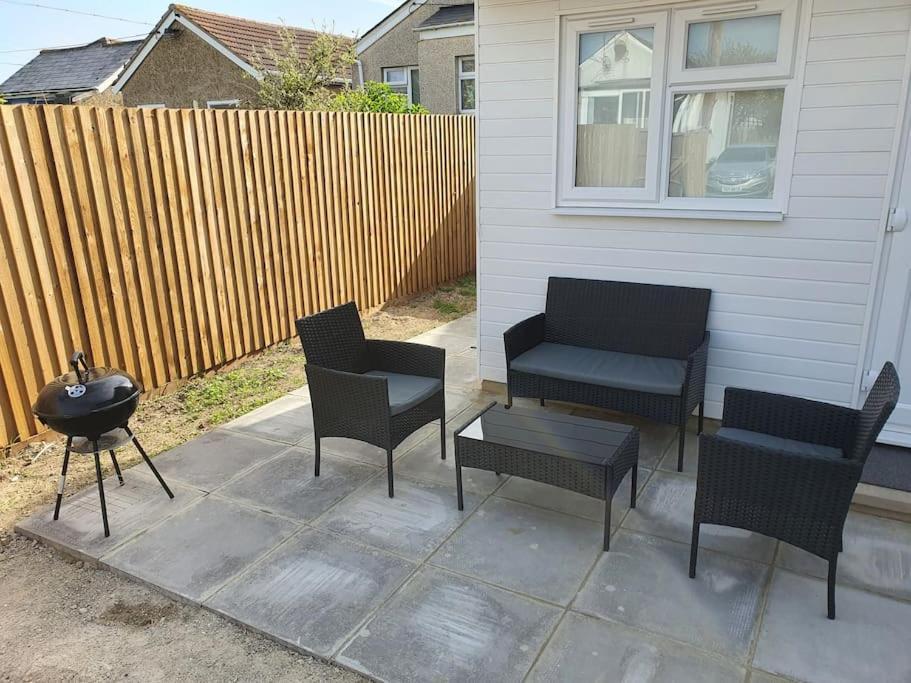The Tiny Sea Gem Apartment Jaywick Sands ภายนอก รูปภาพ