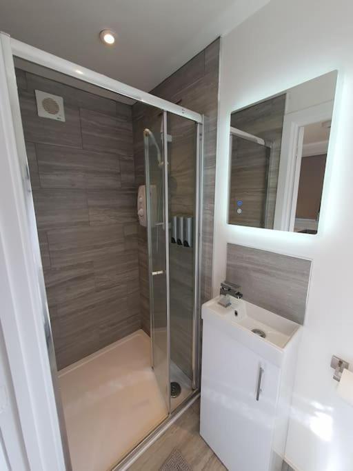 The Tiny Sea Gem Apartment Jaywick Sands ภายนอก รูปภาพ
